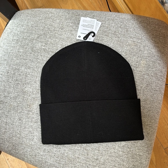 Lululemon hat - Picture 3 of 4